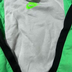 It was too small for my 11 year old son! Beautiful Nike hoodie size Medium